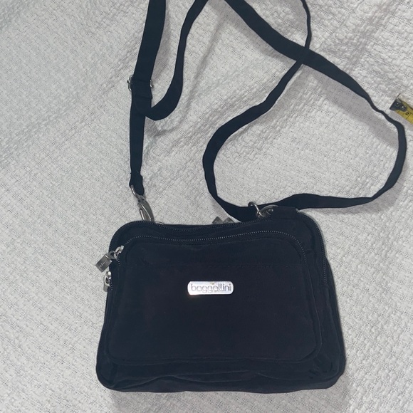 Like new Baggallini Crossbody/Belt Bag - Picture 1 of 11